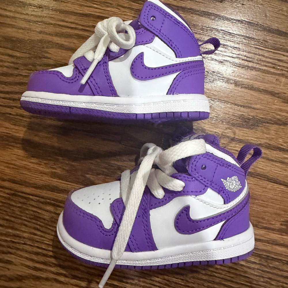 Jordan Kids Purple and White Sneakers, size 4C